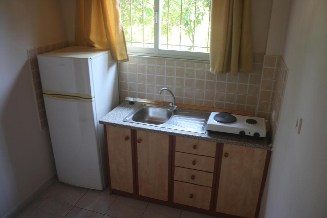 Maria Studios Laganas Buitenkant foto